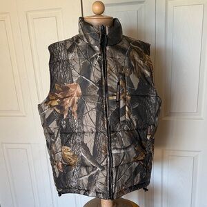 Men’s Reversible Sport Afield Camouflage Down Vest Size Medium